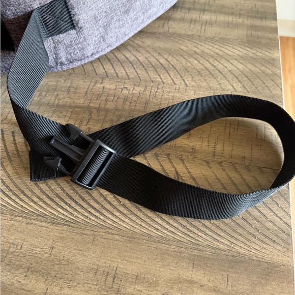 Tushbaby Hip Carrier - Picture 4 of 7